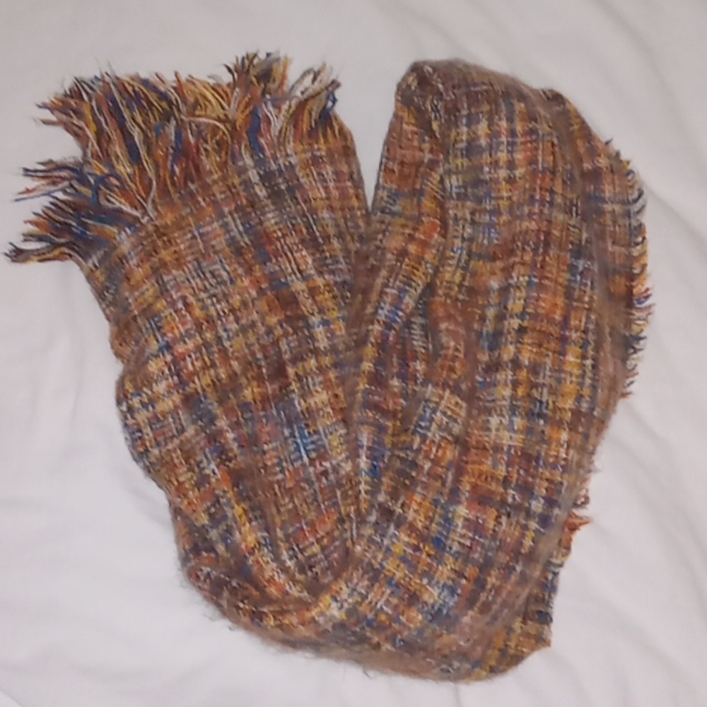 bueaitful large warm scarf wool